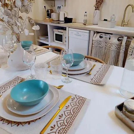 Appartement De Charme Au Coeur De La Rose